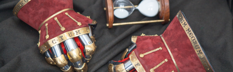 knights-gauntlets-with-leather-exterior-kings-guard-11